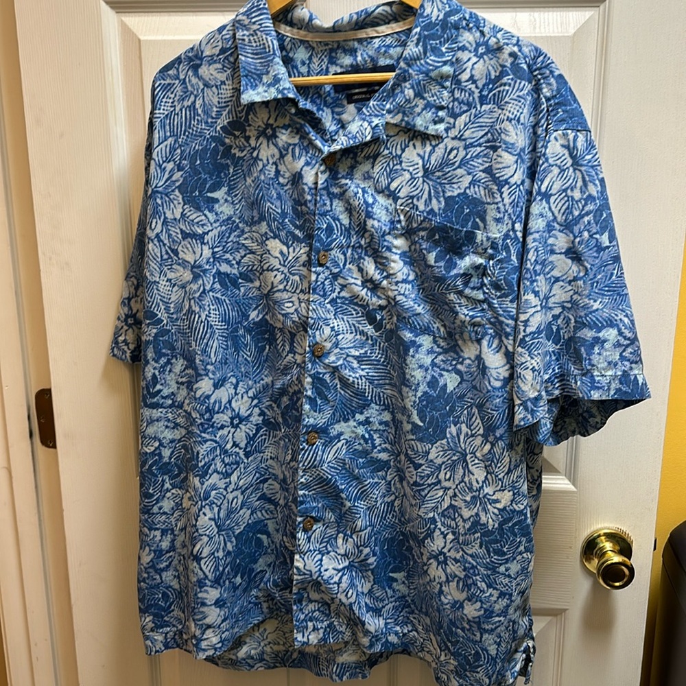 Tommy Bahama Hawaiian shirt XXL